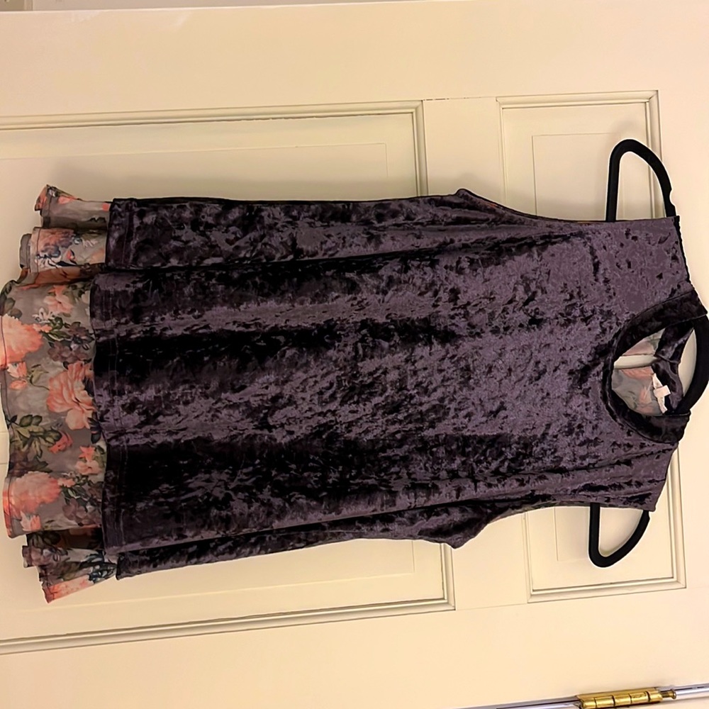 Sz M Plum crushed velvet tunic